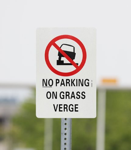 Verge-Traffic-Notice-Sign-200x300mmfeedback