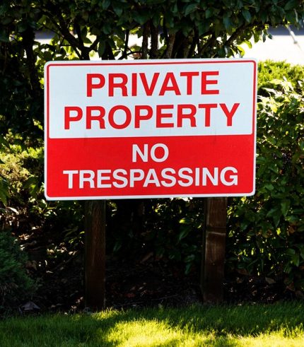 private-property-no-trespassing-warning-traffic-sign-300x200mm-mainphoto-feedback